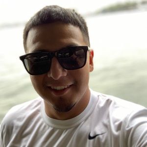 Meet your Posher, Carlos